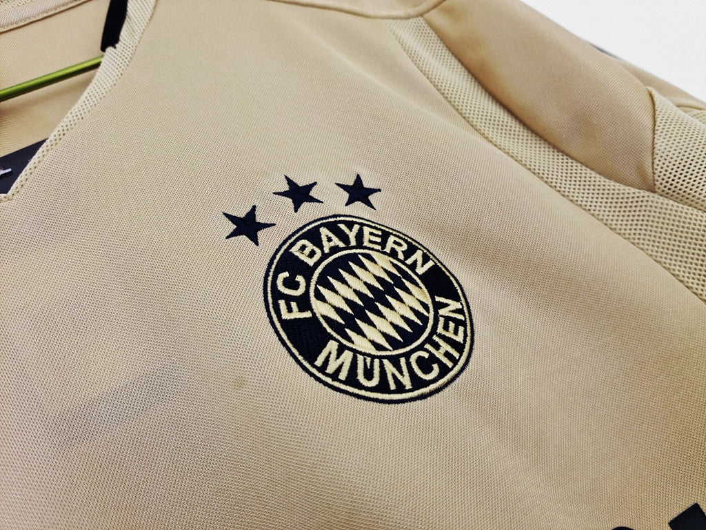 04/05 Bayern Away Retro Jersey