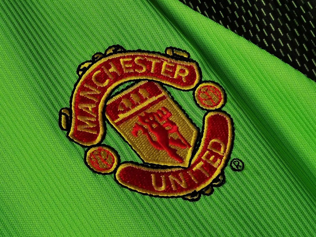 98/99 Manchester United Long Sleeve Goalkeeper Retro Jersey