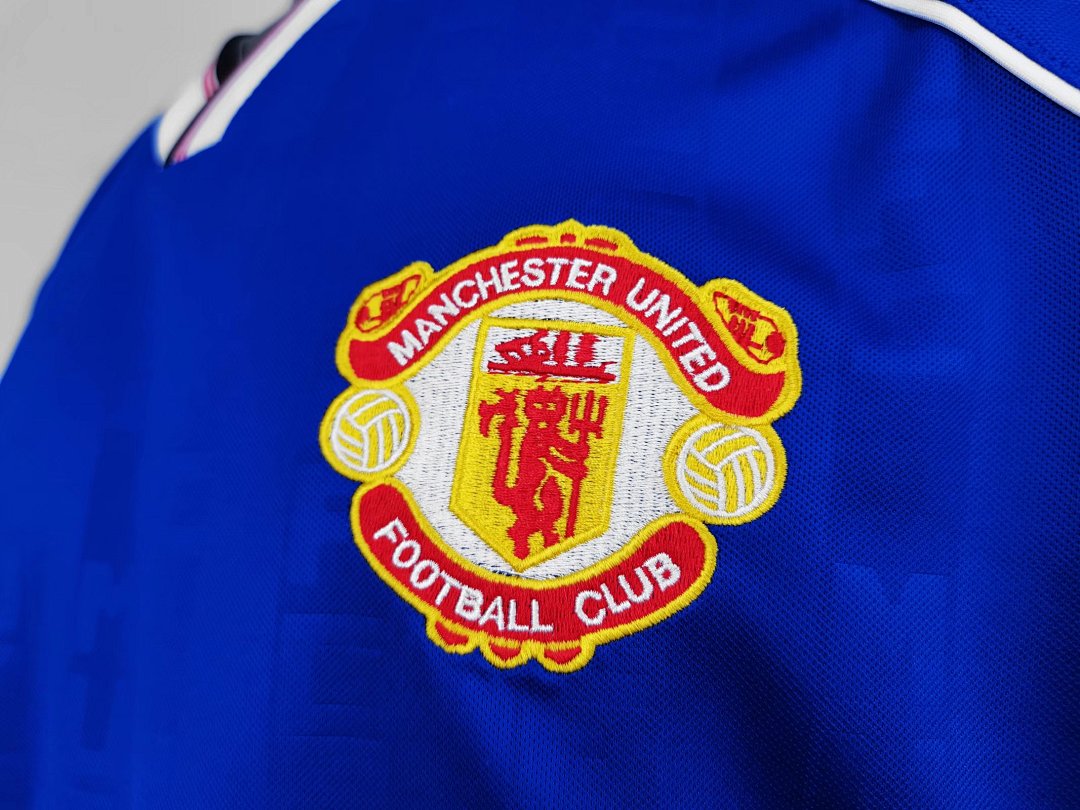 88/90 Manchester United Blue Away Retro Jersey