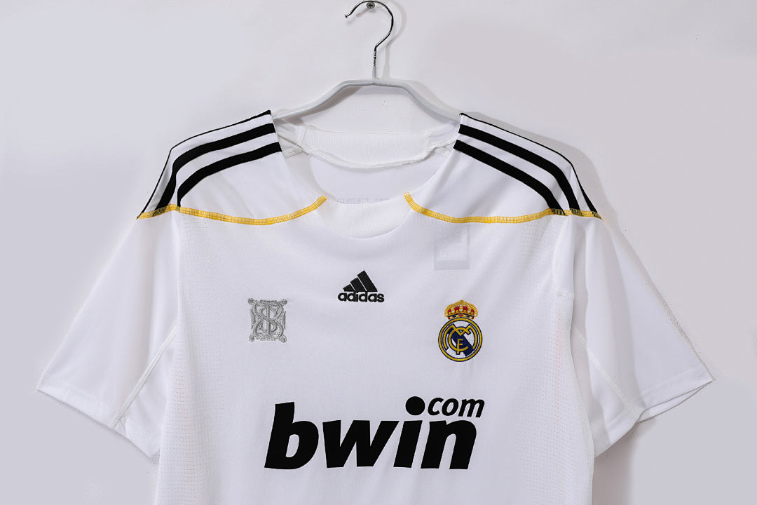 09/10 Real Madrid Home Retro Jersey