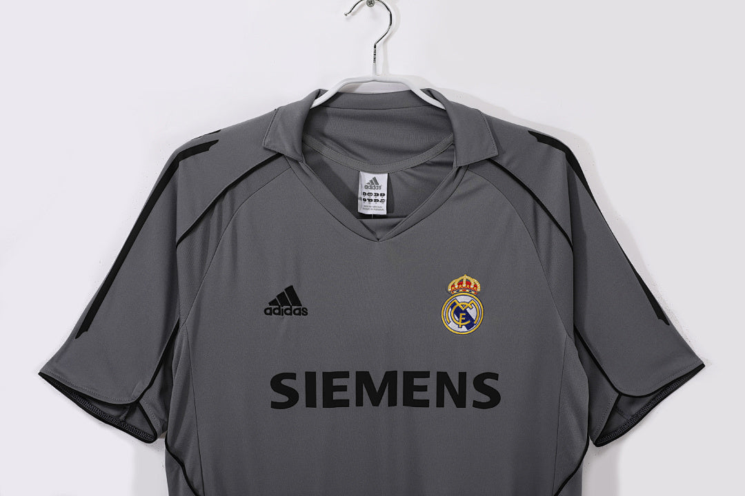 05/06 Real Madrid Third Away Retro Jersey