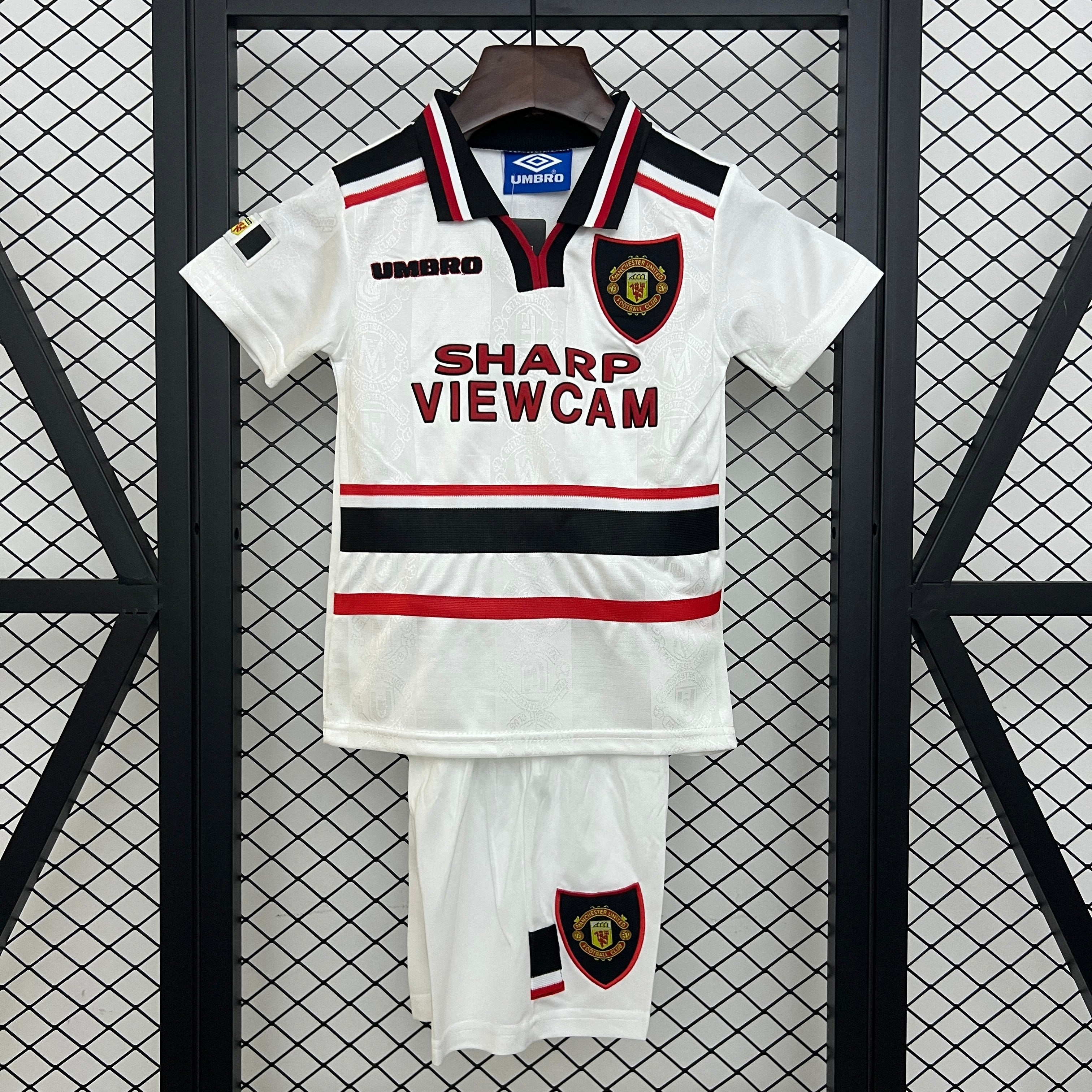 97/98 Manchester United Away Retro Kids Jersey