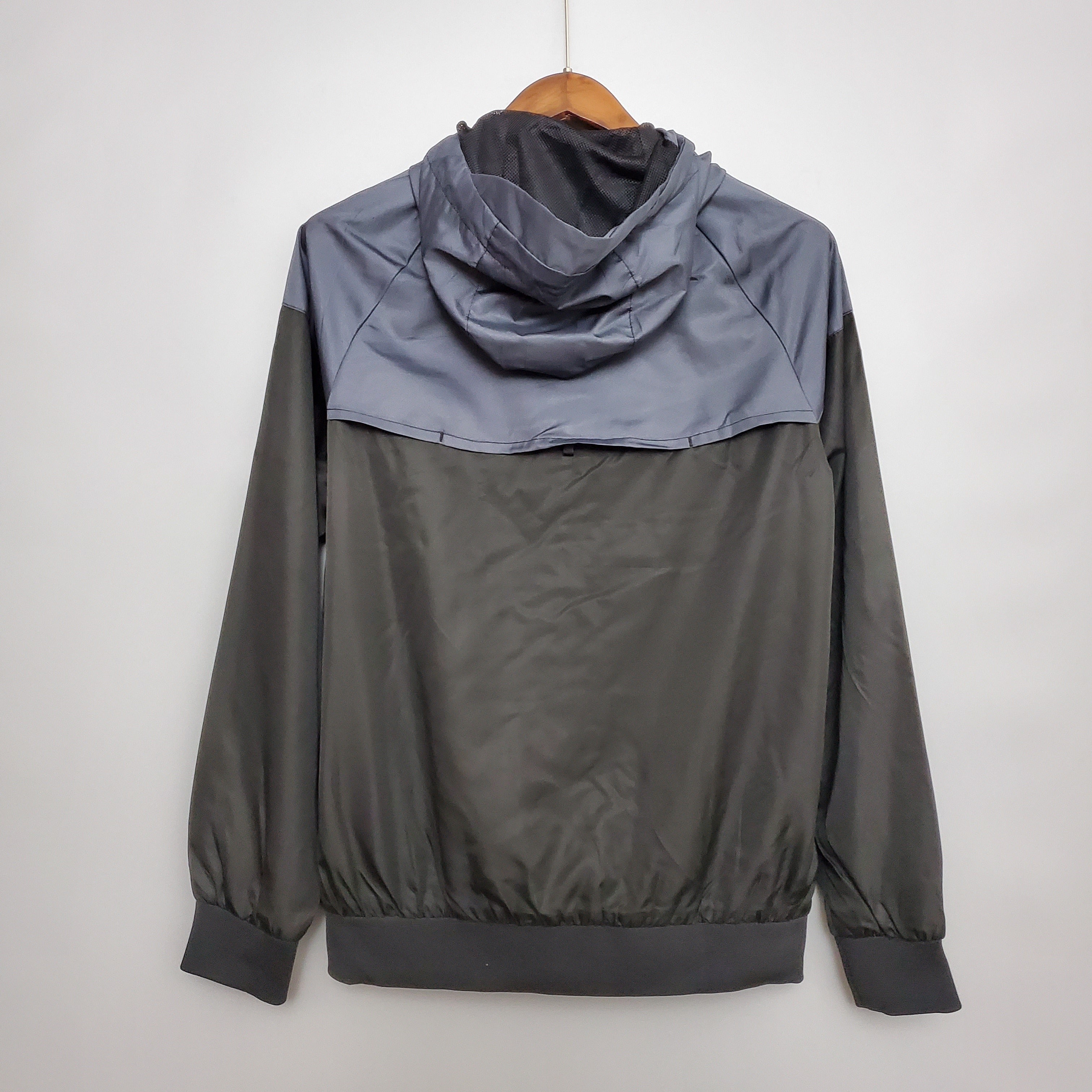 Gremio Hooded Windbreaker