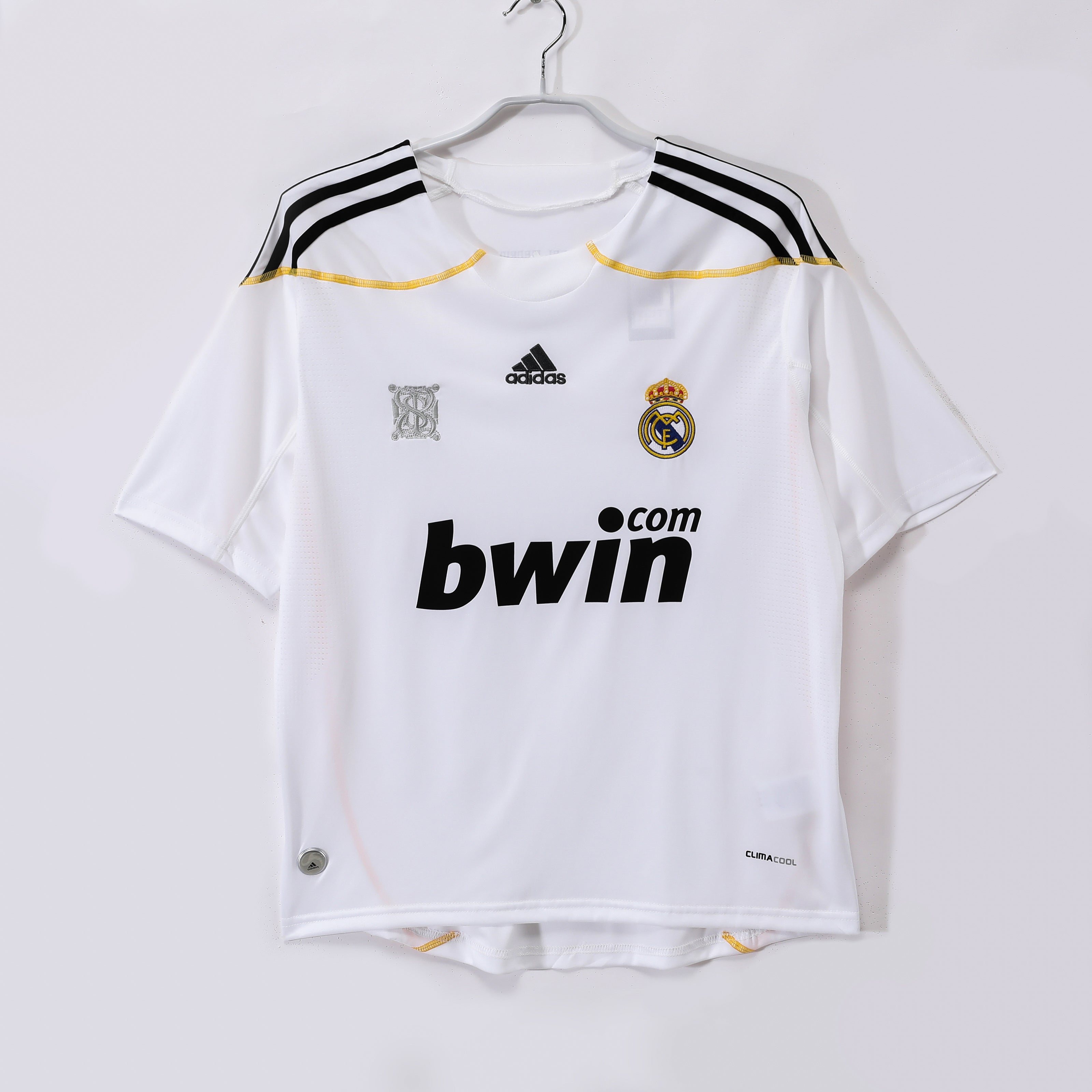 09/10 Real Madrid Home Retro Jersey