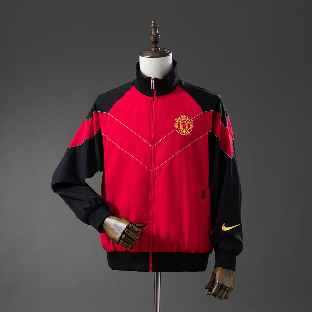 06/07 Manchester United Windbreaker