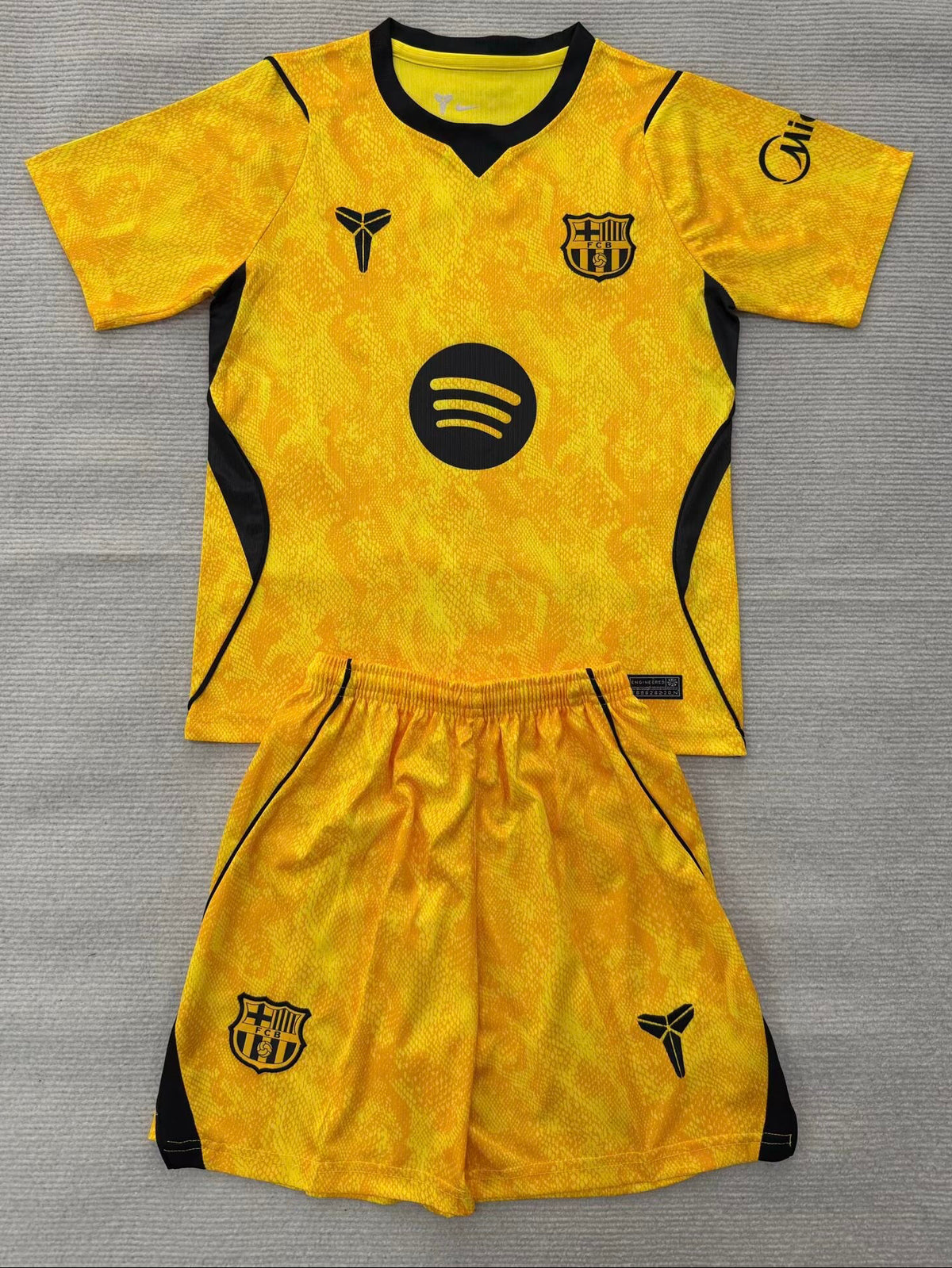 26/27 Barcelona Goalkeeper Set