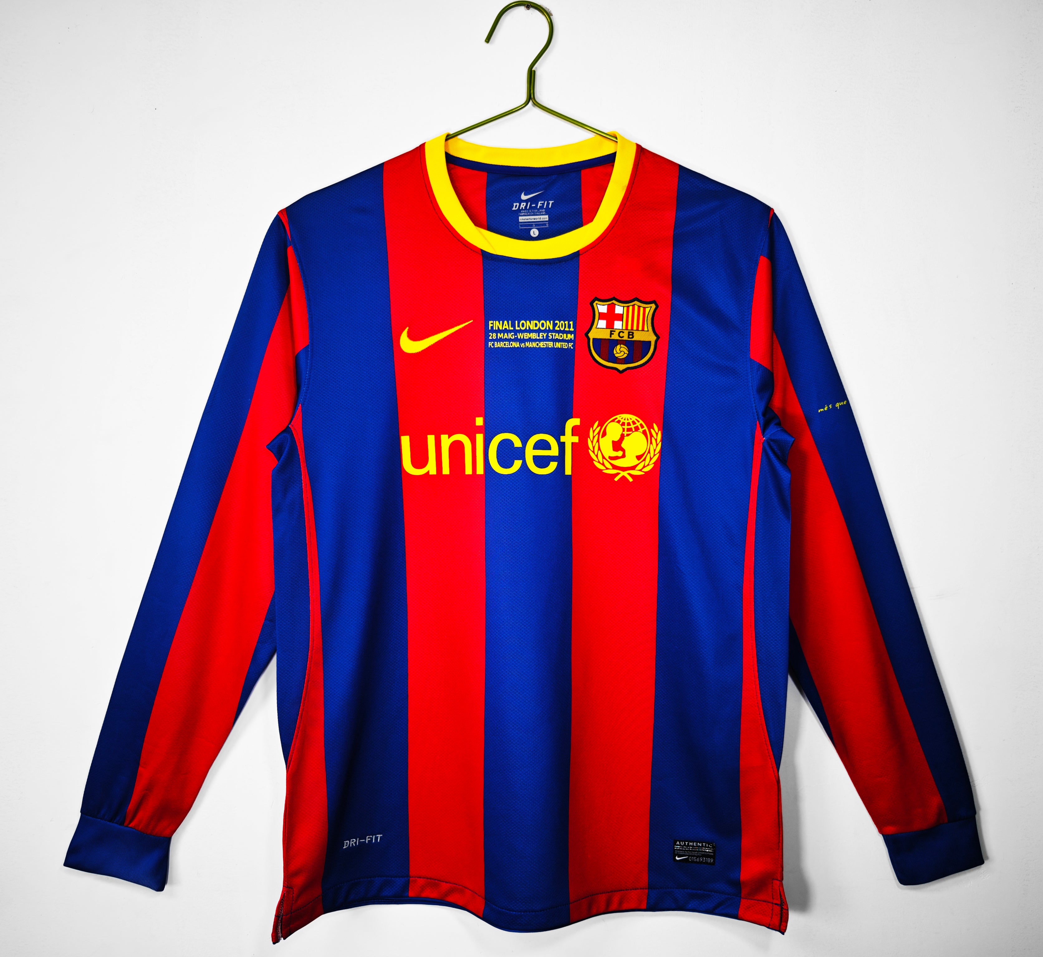 10/11 Barcelona UCL Final Long Sleeve Home Retro Jersey