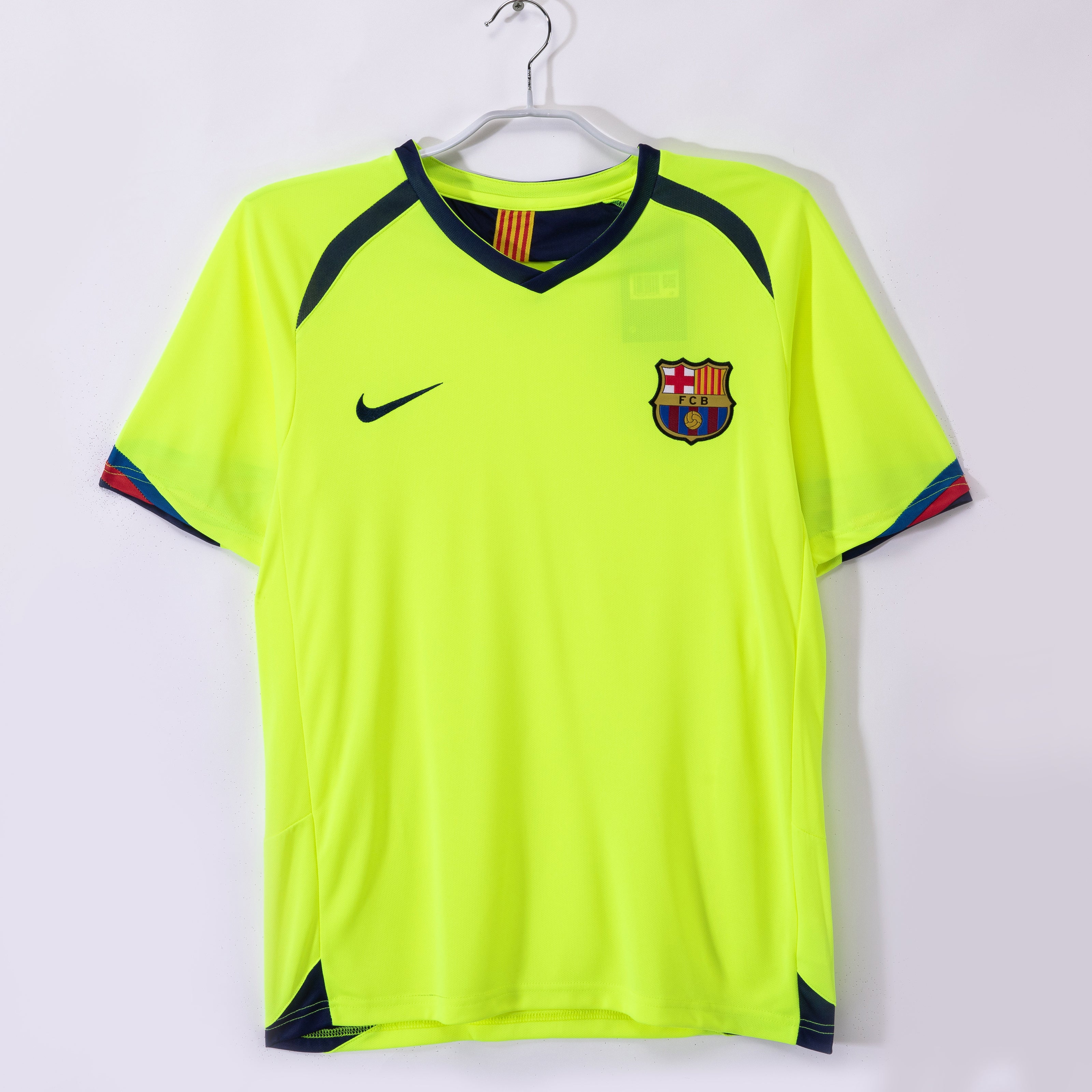 05/06 Barcelona Away Retro Jersey