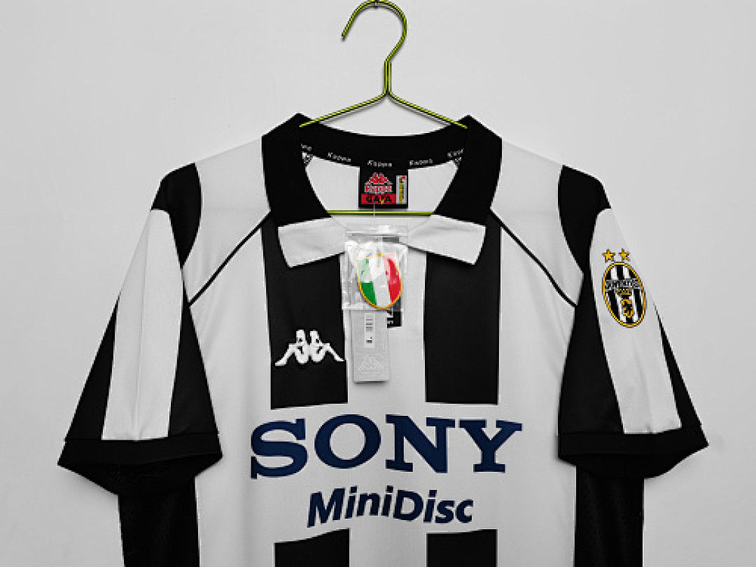 97/98 Juventus Home Retro Jersey