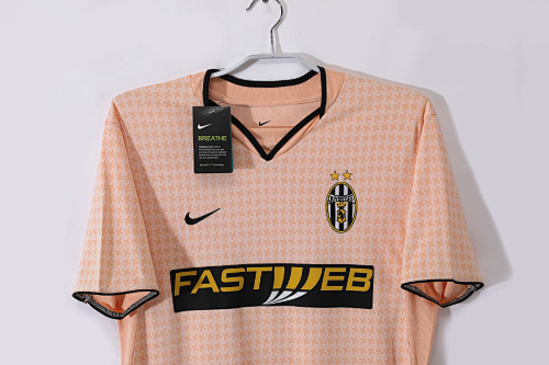 03/04 Juventus Third Away Retro Jersey