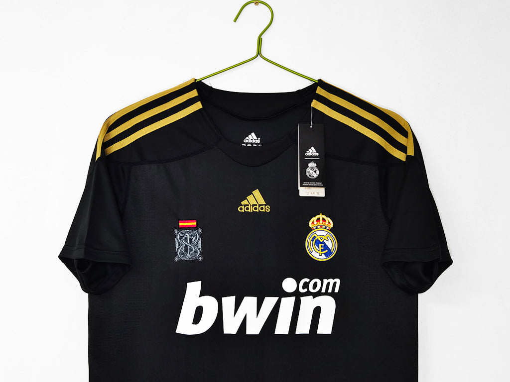 09/10 Real Madrid Away Retro Jersey