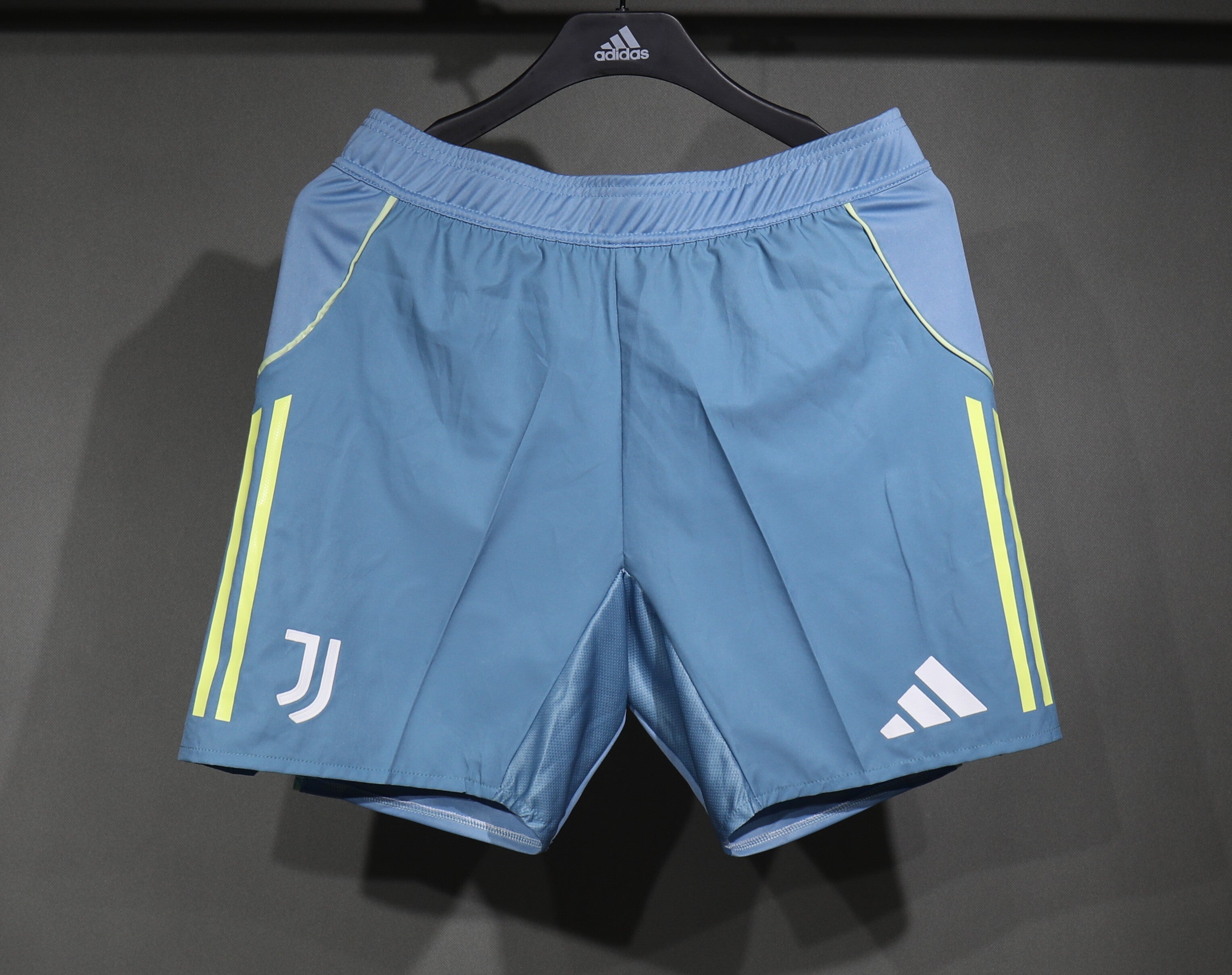 25/26 Juventus Away Shorts